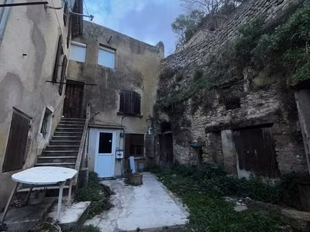 centre historique proche théâtre antique