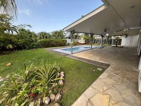 charmante maison de plain-pied avec piscine – quartier calme et recherché