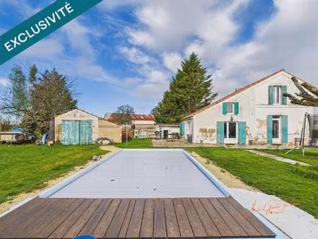 maison familiale avec jardin et piscine  saint-porchaire