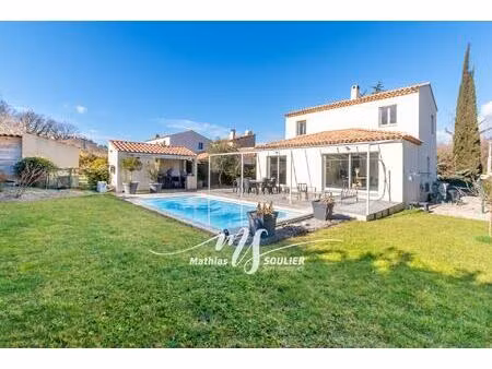 maison récente t6 de 2019 avec piscine