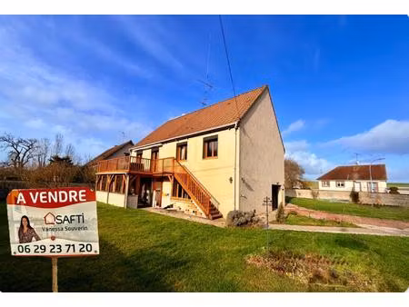 agréable maison sur sous-sol + garage sur 750 m2