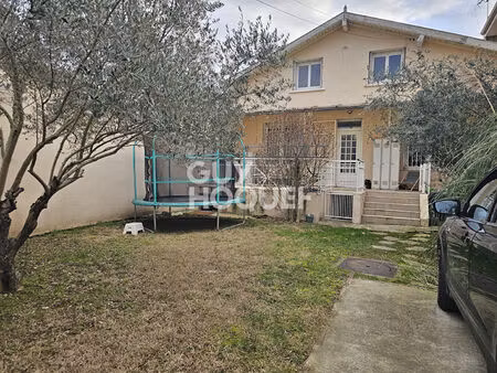 maison familiale spacieuse dans un quartier calme