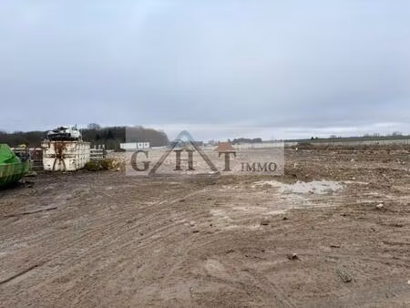 bâtiment 3 000 m² à louer sur 10 000 m² de terrain – chaumes-en-brie
