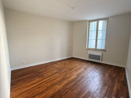 appartement centre de chauvigny 68 m2