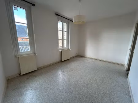 appartement t2 - proche notre dame - hyper centre de poitiers - 35.51 m²
