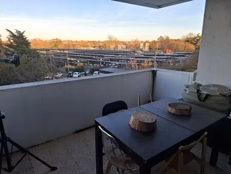 appartement t2 récent avec balcon et parking – toulouse 31300