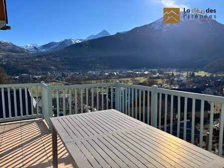 maison récente avec vue montagne