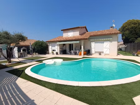 vend villa indépendante r+1 4 chambres avec piscine à colomb