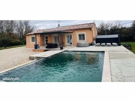 propriété dans un cadre idyllique