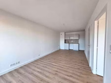 location appartement 2 pièces à saint-malo (35400) : à louer 2 pièces / 43m² saint-malo