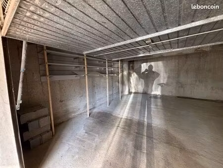 loue garage aspretto 65 m2