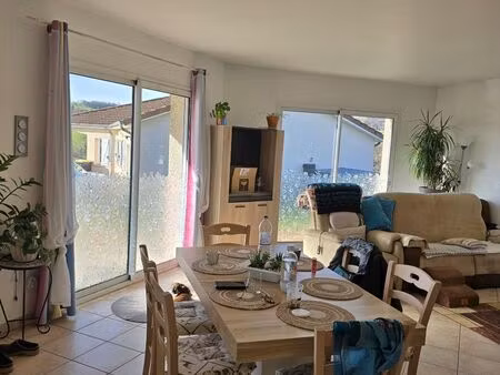 maison récente 4 chambres