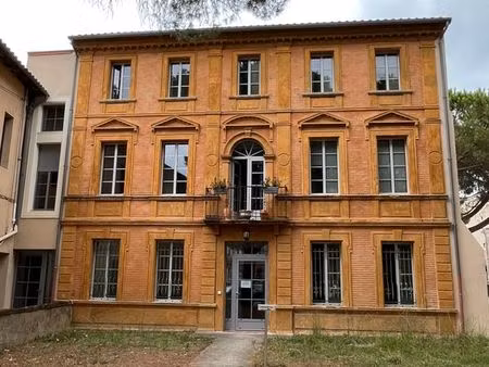 t2 rdc 50m2   rénové   immeuble bourgeois