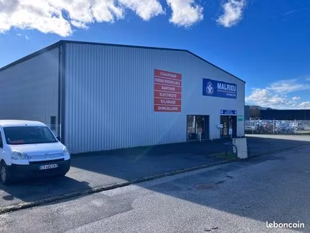 à louer local commercial/artisanal/stockage