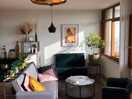 appartement situé à 100m de la douane