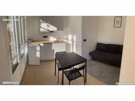 petit studio moderne à louer