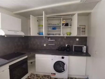 t3 meublé avec 2 chambres  2 salles de bain et 2 wc