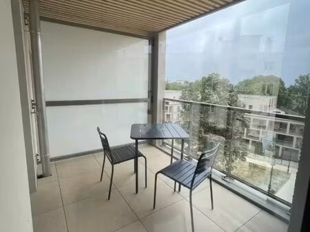 appartement 2 pièces avec loggia 55m2 et garage croix rousse