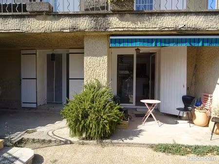 loue appartement dans maison de village