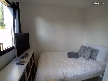 maisonnette de plain pied  climatisation  terrasse et jardin privatifs