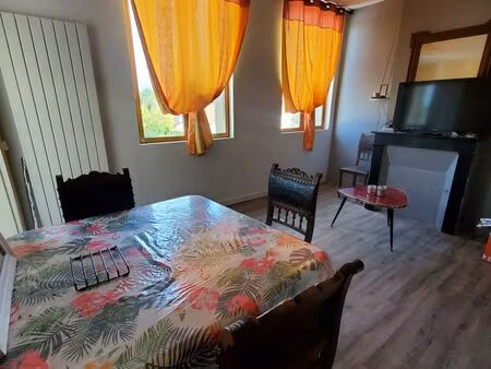 bel appartement ensoleillé à 5 min du centre