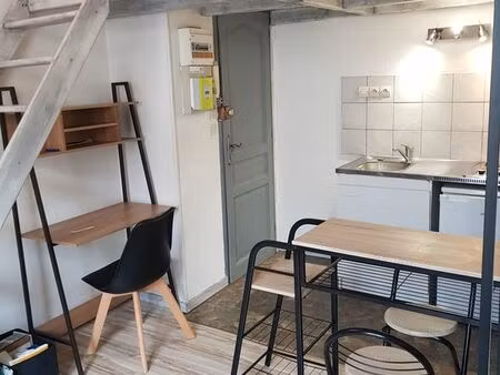 studio meublé - sympa -reims hyper centre- bus et tram