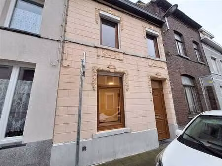 maison 2 façades  2 chambres avec jardin - 775€