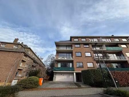 uccle / molensteen - app 2 ch parfait etat + cave