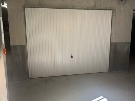 location garage fermé