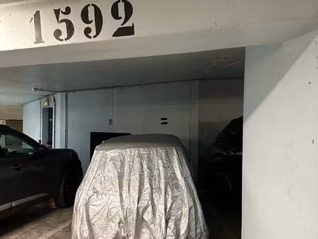 parking versailles westfield parly 2 à louer