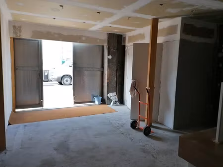 location locaux professionnels à cenon (33150)  1 071 €