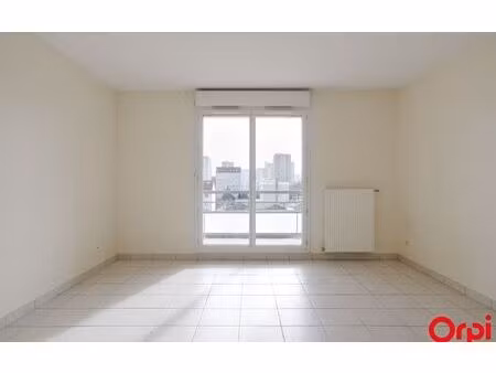 location appartement  m² t-2 à villeurbanne  724 €