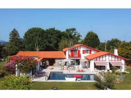 maison espelette 185 m² t-7 à vendre  998 500 €