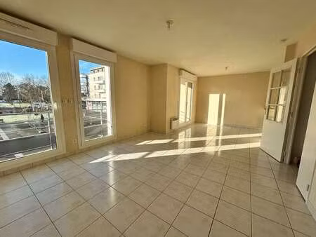 location appartement 2 pièces à caen (14000) : à louer 2 pièces / 50m² caen