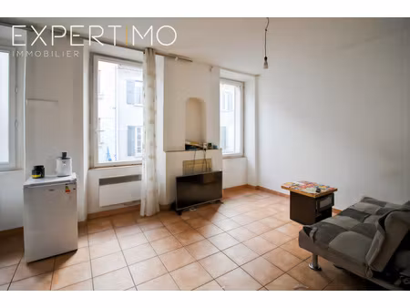 joli studio/t1 idealement situe !