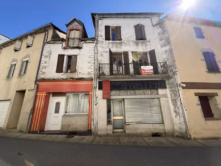rieupeyroux : immeuble à rénover