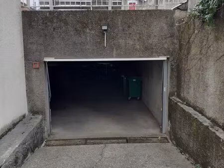 vente parking / box  11.00m²  grenoble