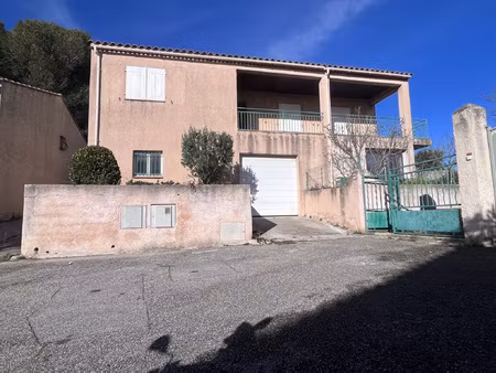 maison de 100 m2 avec jardin + dépendance et garage  les hau