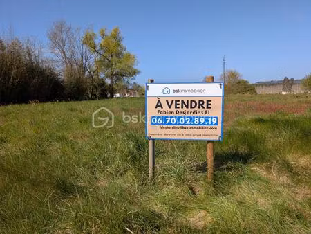 terrain de 1 800 m² à grezet-cavagnan