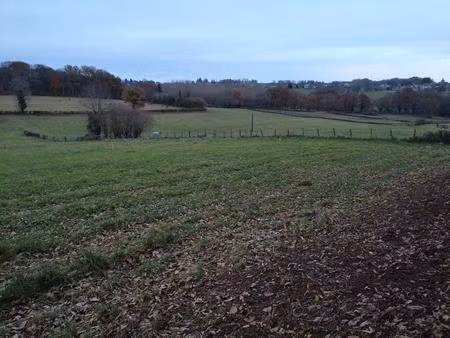 terrain constructible d'environ 2683 m²