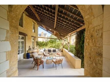 hôtel particulier du xve siècle dans le centre historique