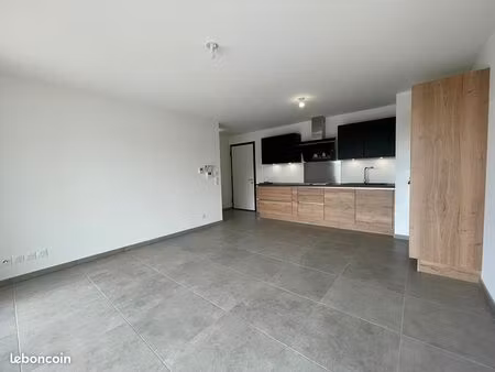 t3 57 avenue de la mavéria