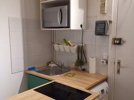 studette meublée dans résidence