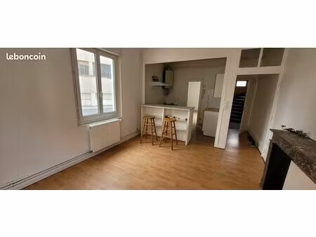 limoges–secteur carmes– t2 tbe . parking - libre