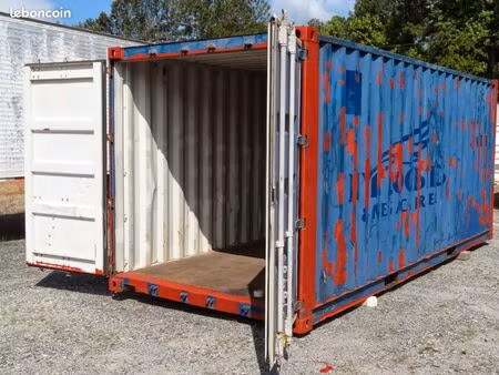 box fermé sur terrain sécurisé