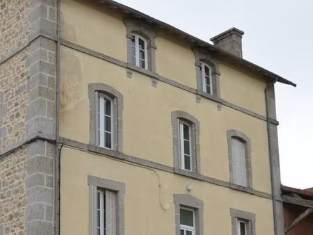 location logement dans le bourg de flayat