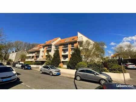 appartement 25 m2 avec balcon parking ascenseur