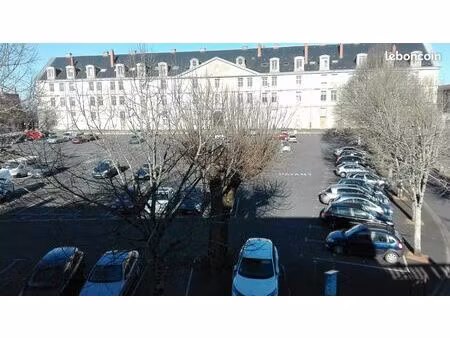 studio meuble charges comprise face uco