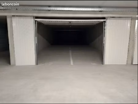 loue grand garage double sécurisé
