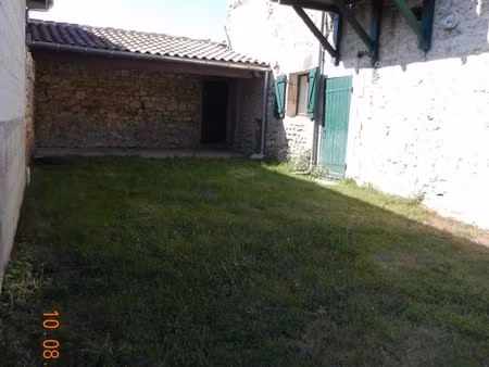 maison à louer gardes le pontaroux